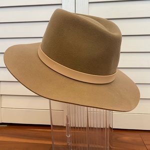 NWOT — Fedora Hat